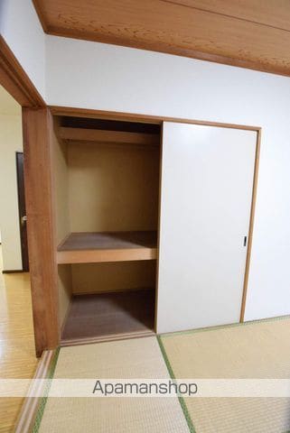 ロイヤルハイツ桑園の内装写真