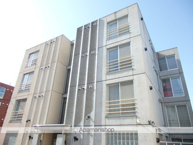 エムプラス山鼻の外観写真