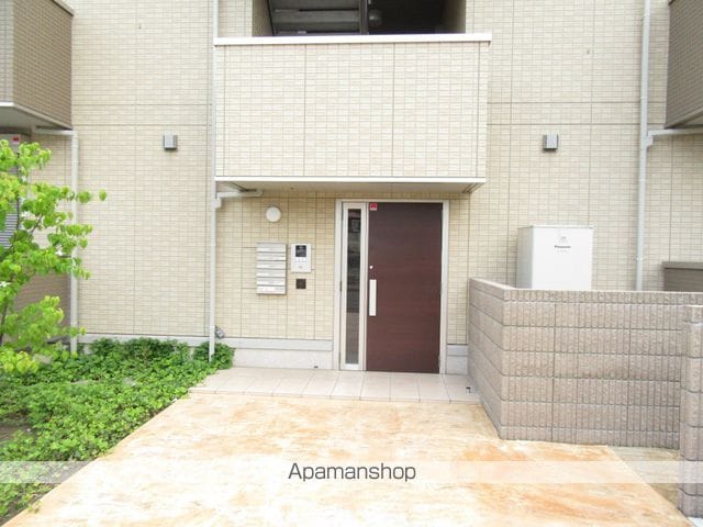 ソラーレスの玄関写真