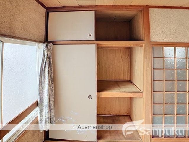 松山市 2階建 築58年の内装写真