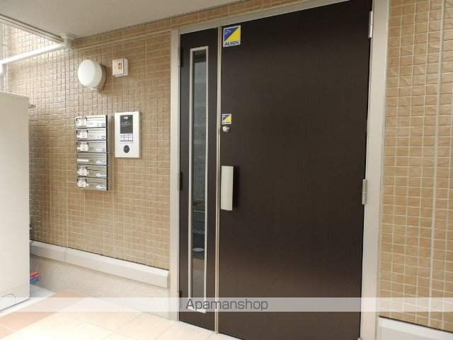 ラヴィトピア新町の玄関写真