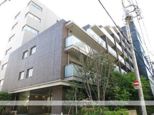 新宿区下落合のマンションの外観1