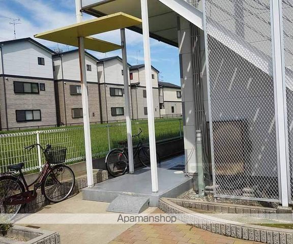 レオパレスフォレストの外観写真
