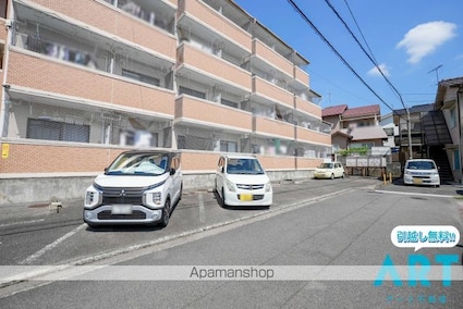 カーサグラン桑原[1K/22.98m2]の駐車場