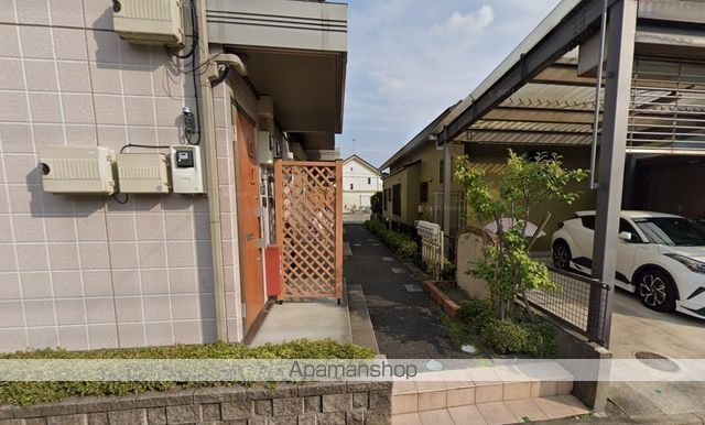 プラスワンの外観写真