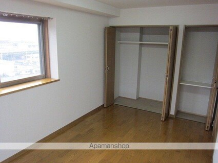 タロックス新居浜[2LDK/64.26m2]の収納