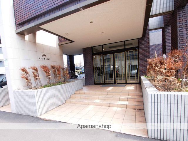 ティアラ本郷の玄関写真