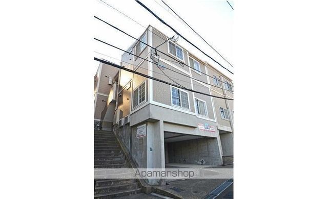 エムビル香椎参道A棟の玄関写真