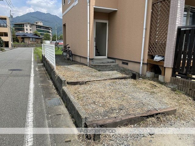 ラヴィ・育良の外観写真