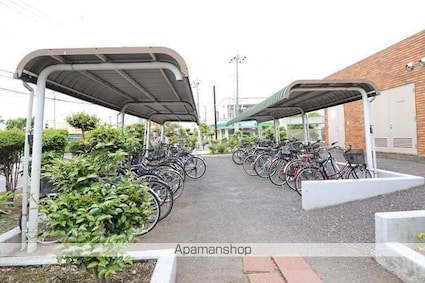 パティオ坂巻[1K/19.76m2]の駐車場2