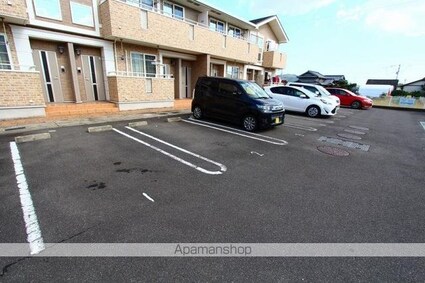 レクサス　Ｅ[1R/32.9m2]の駐車場