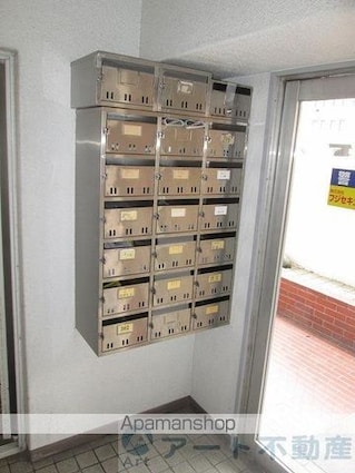 山本屋ビル[2LDK/56.16m2]の共用部1