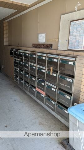 フジビューハイツ山下の玄関写真