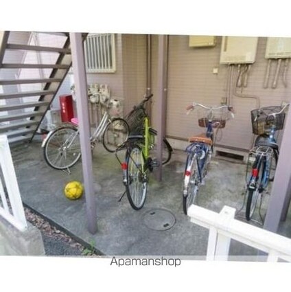 サニーハイツ[1R/17.4m2]の駐車場