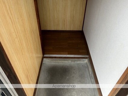 高岡アパート[2DK/39m2]の玄関