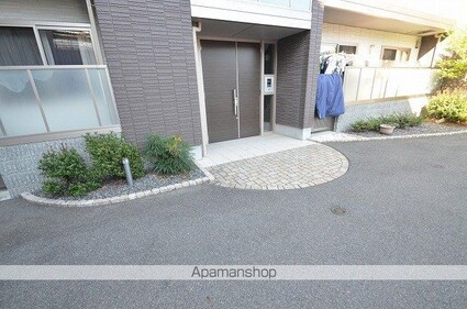 Ｒｅｆｉｓｉａ　Ｇａｒｄｅｎ上安　Ⅰ番館[1LDK/46.37m2]のエントランス