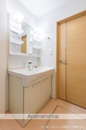 クリアネス・ボア　Ｂ[2LDK/57.21m2]の洗面所