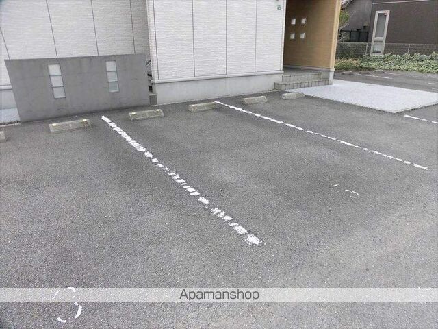 パインズコートⅡ[1LDK/37.53m2]の駐車場