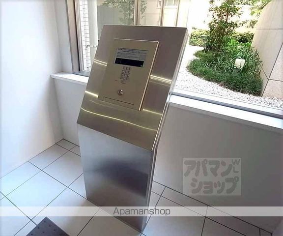 イーグルコート御池新町の玄関写真