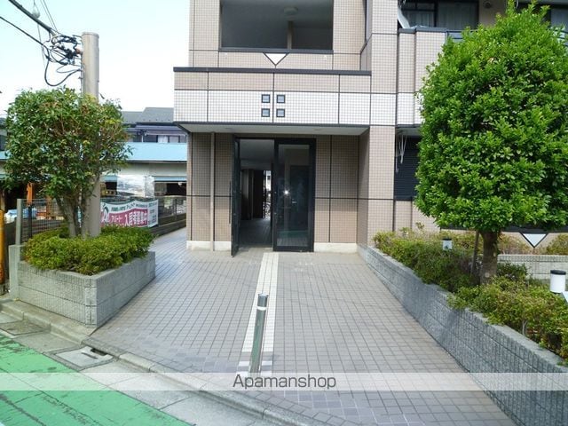エクセレンス戸田公園の玄関写真