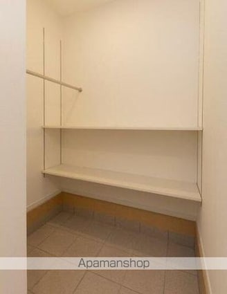 香川県高松市福岡町４丁目[3LDK/75.55m2]の収納