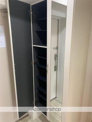 カノンパレス[1K/30.44m2]の玄関