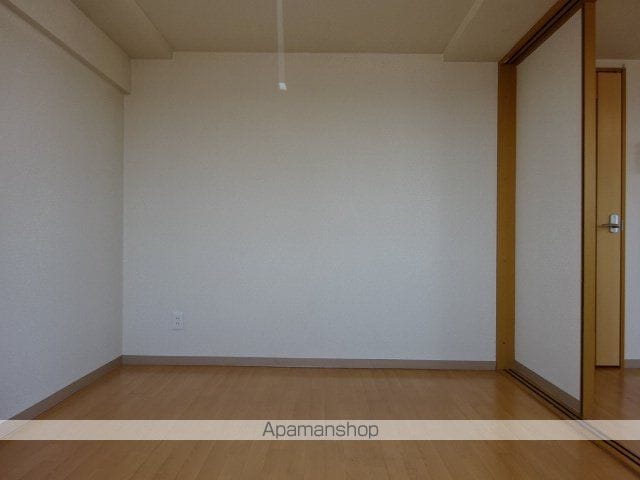 パラディーゾ412の内装写真