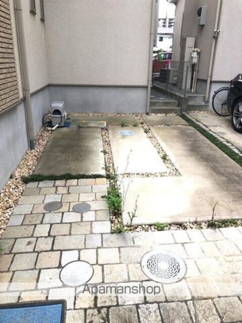 東京都練馬区南田中２丁目[4LDK/100.79m2]の駐車場