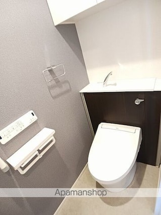 ラクーン守山[1LDK/42.38m2]のトイレ