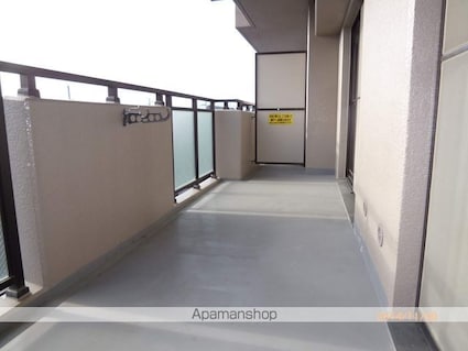 コスミックルーム２１[2LDK/61.76m2]のバルコニー