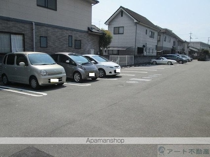 カーサ・ミトモⅡ[1K/32.9m2]の駐車場2