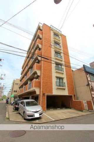 西本丸の内マンションの外観写真