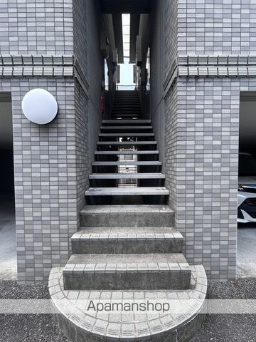 ファミール井ヶ谷Aの玄関写真