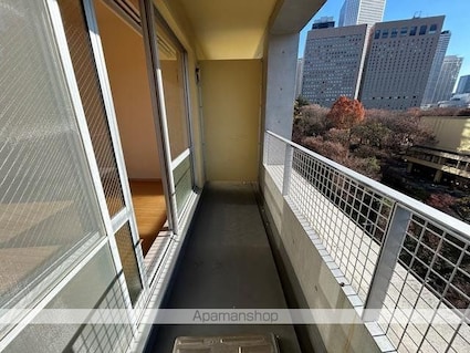 東京都新宿区西新宿６丁目[1R/34.54m2]のバルコニー