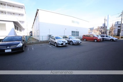 キャンベラ２４[1K/21m2]の駐車場