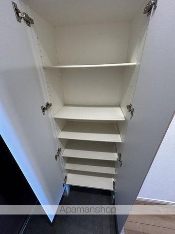 小田急伊勢原駅前マンションの内装写真