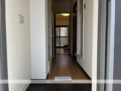 レオパレスホワイトヒルズ西生田[1K/19.87m2]の玄関