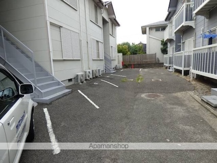 ハイツ北日吉№１．２[1DK/20m2]の駐車場