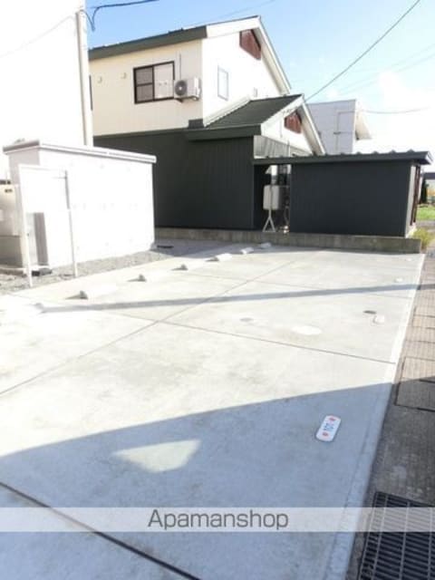 ジーヴォ福村１丁目[1LDK/43.62m2]の駐車場
