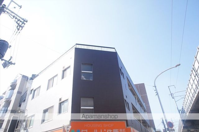 西本マンションの外観写真