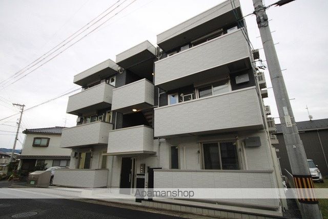 ONE WIDE 山本の外観写真