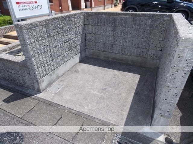 ウィスタリアの玄関写真