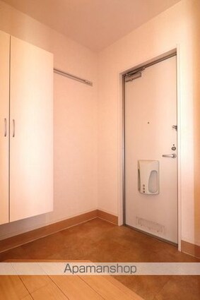 ドエルコート里吉　Ｃ[3LDK/83.98m2]の玄関