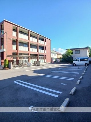 リベルテ　リンク[1K/26.9m2]の駐車場