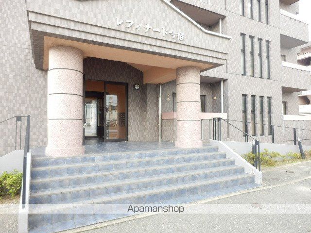 レフィナード今宿の玄関写真