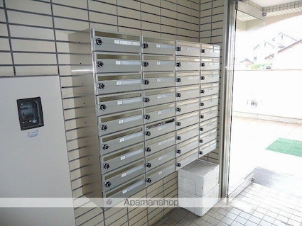 アーバンコート北新町[3LDK/63m2]の共用部3