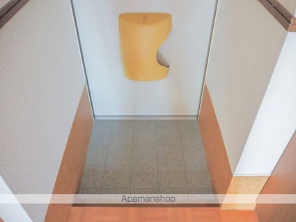 ＬＯＴＵＳ　ＣＯＵＲＴ[2K/32.8m2]の玄関