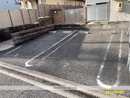 レオパレス元宮[1K/20.81m2]の駐車場