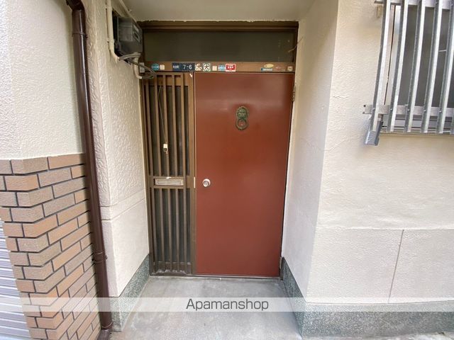京阪電気鉄道京阪線 大和田駅 徒歩17分 2階建 築61年の玄関写真
