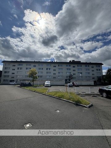 札幌西月寒団地6号棟の外観写真